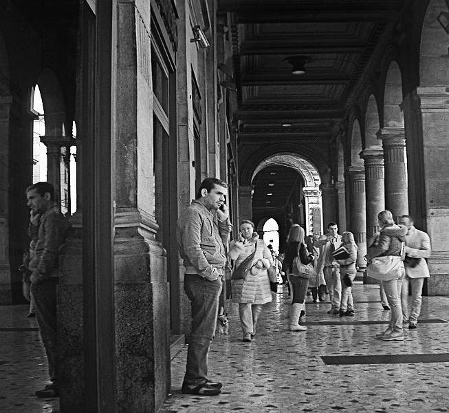 BOLOGNIA  WALKWAY.jpg -           
